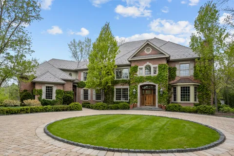 $2,749,000 | 1230 Conway Road, Lake Forest, IL 60045