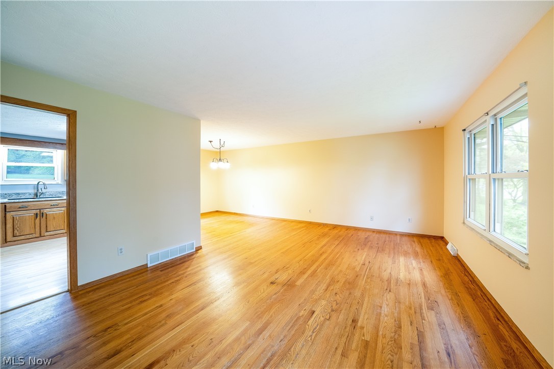 327 Silver Ridge Drive Akron, OH 44321 - Photo 5 of 35 Gallery Image 5