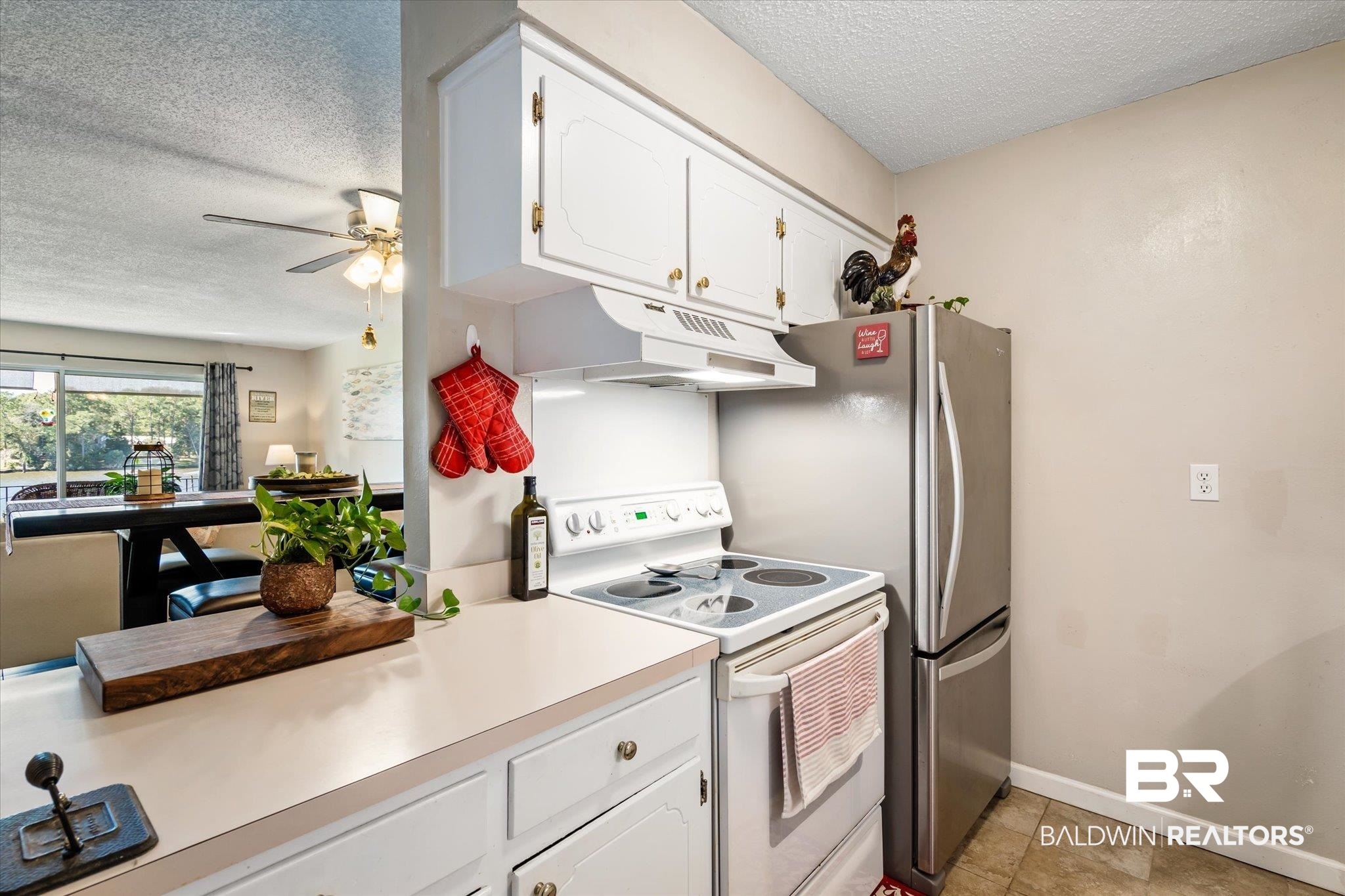 211 Riverbend Drive, Unit 211 Mobile, AL 36605 - Photo 4 of 22