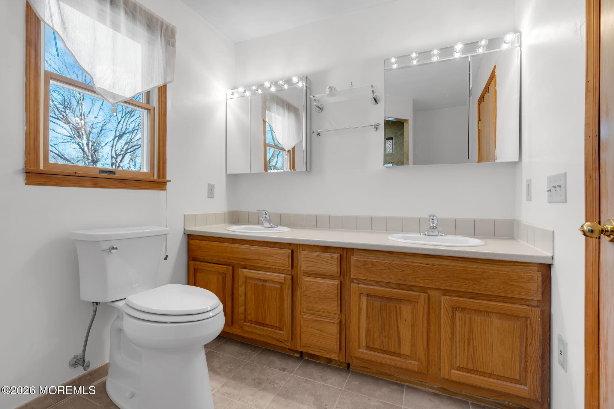 151 Magnolia Lane Middletown, NJ 07748 - Photo 35 of 60 37-web-or-mls-37-print-37-print-DSC06450