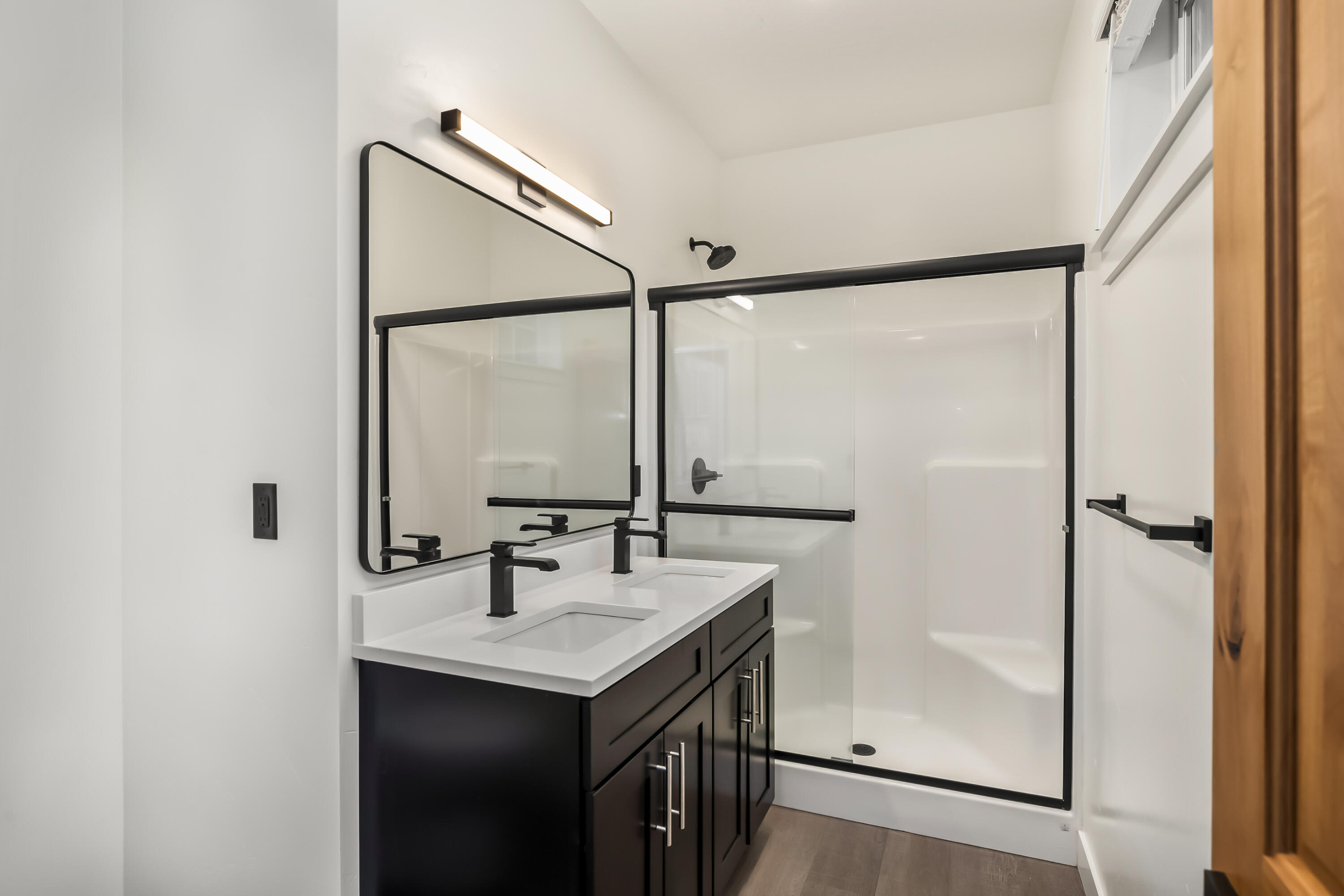 1441 Northwest 4th Street Redmond, OR 97756 - Photo 5 of 42