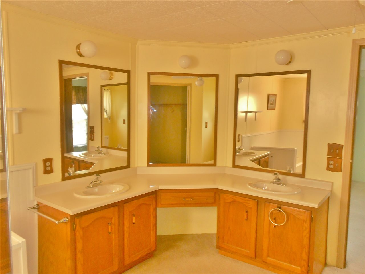 4 Lanai Drive Rochester, NH 03867 - Photo 17 of 30 Gallery Image 17