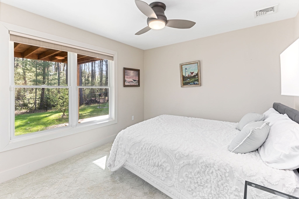 8 Dunham Road Freetown, MA 02702 - Photo 18 of 38