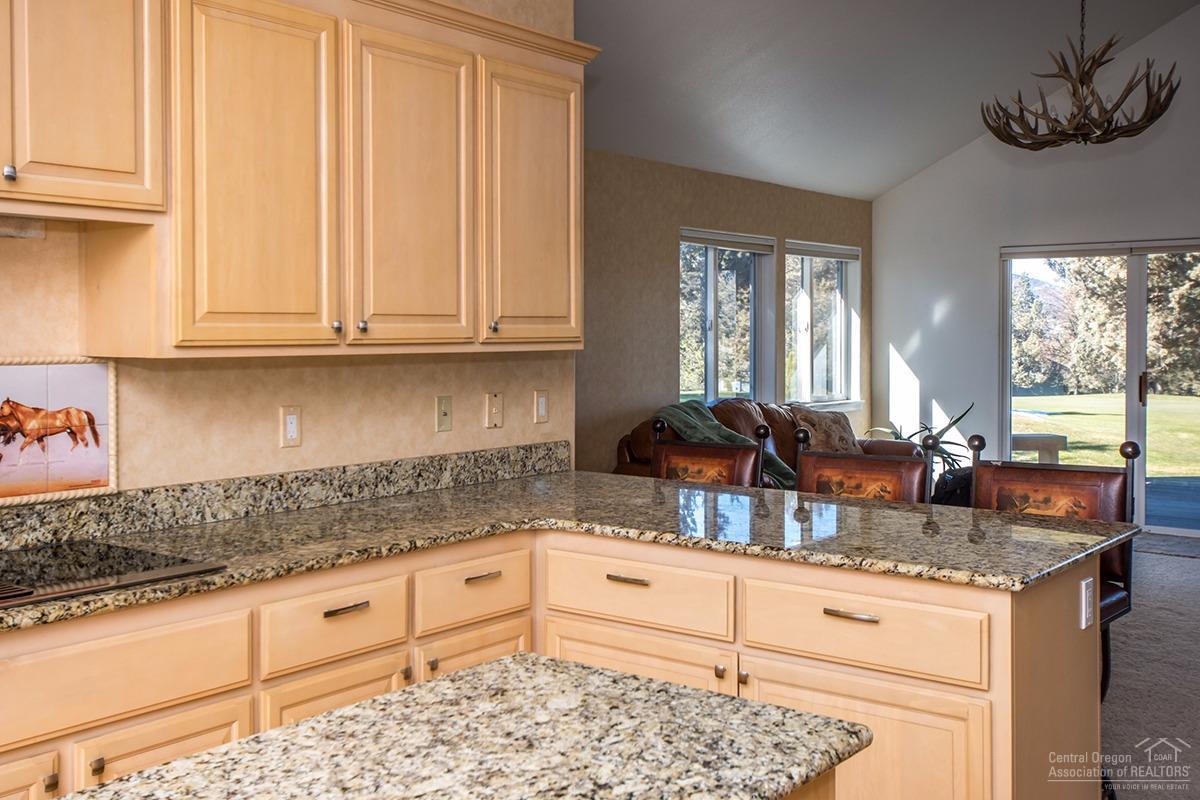 2191 Condor Court Redmond, OR 97756 - Photo 4 of 25 Gallery Image 4