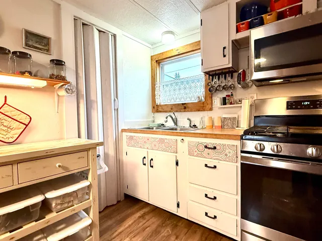 $78,500 | 10 1st Street, Lancaster, NH 03584