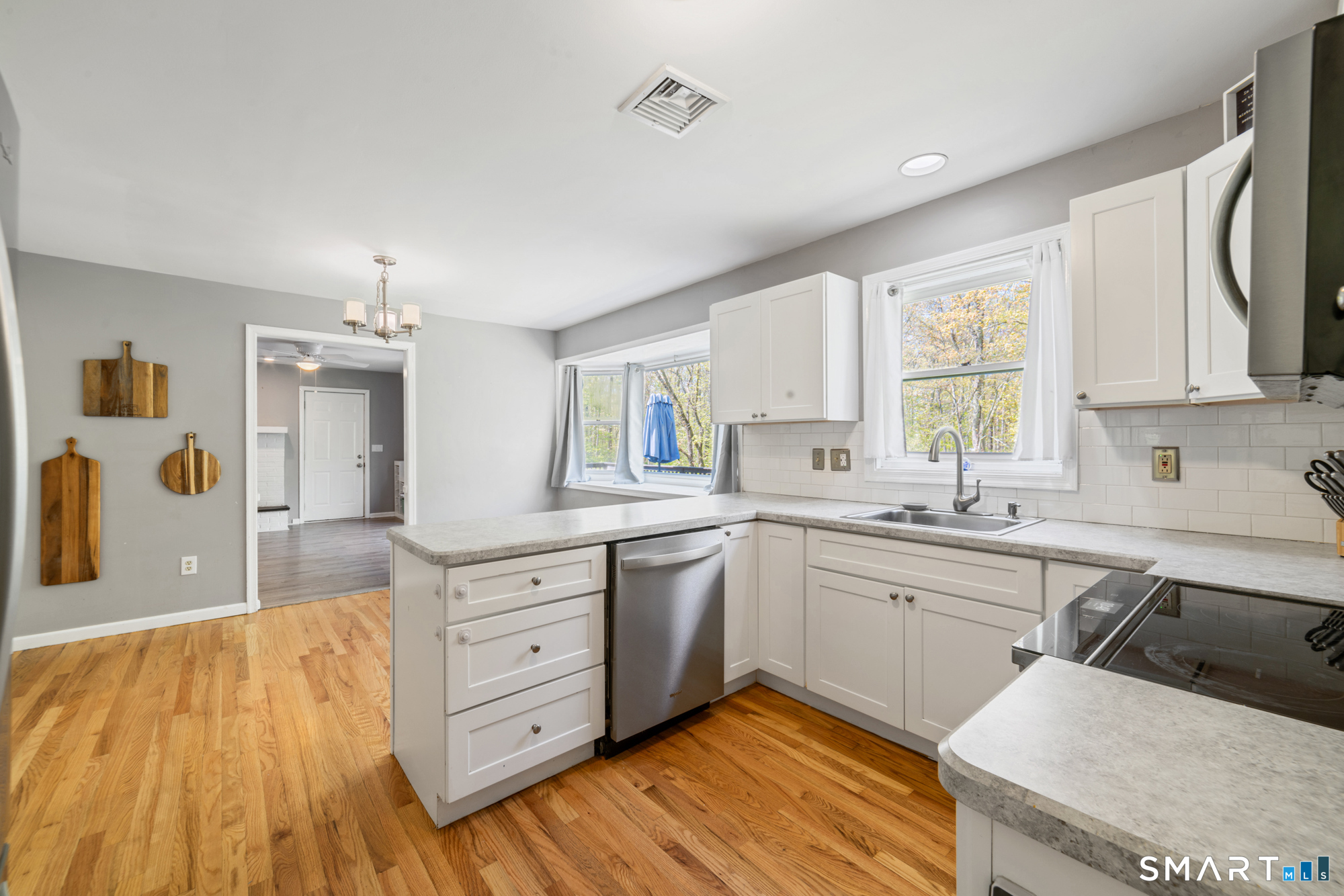 225 Bethmour Road Bethany, CT 06524 - Photo 9 of 39