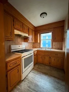 $1,900 | 211 Columbia Street, Unit 2, Fall River, MA 02721