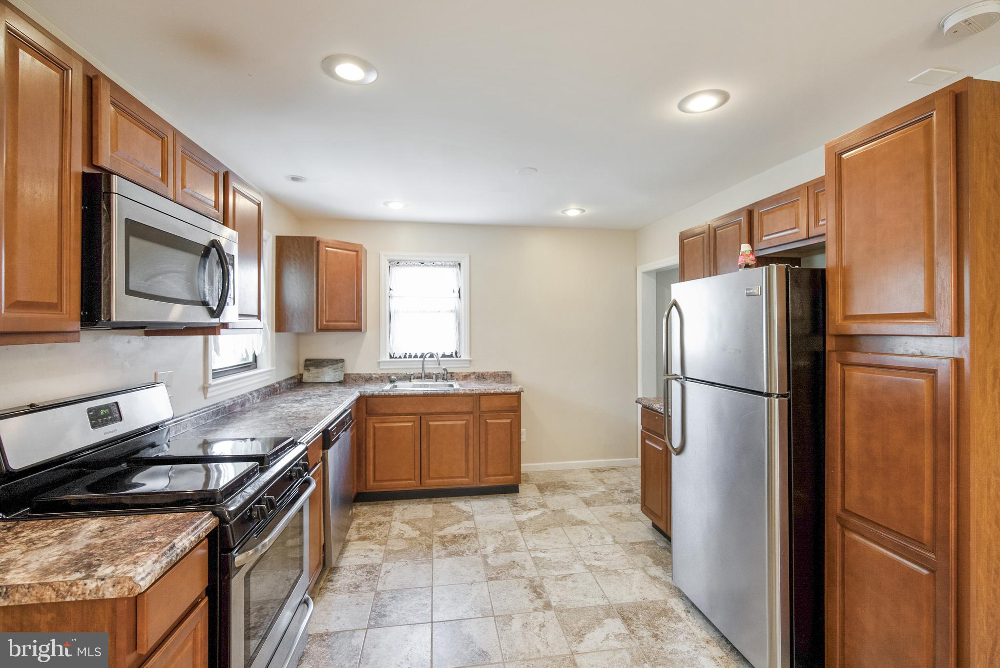 8118 Woodhaven Road Baltimore, MD 21237 - Photo 11 of 25