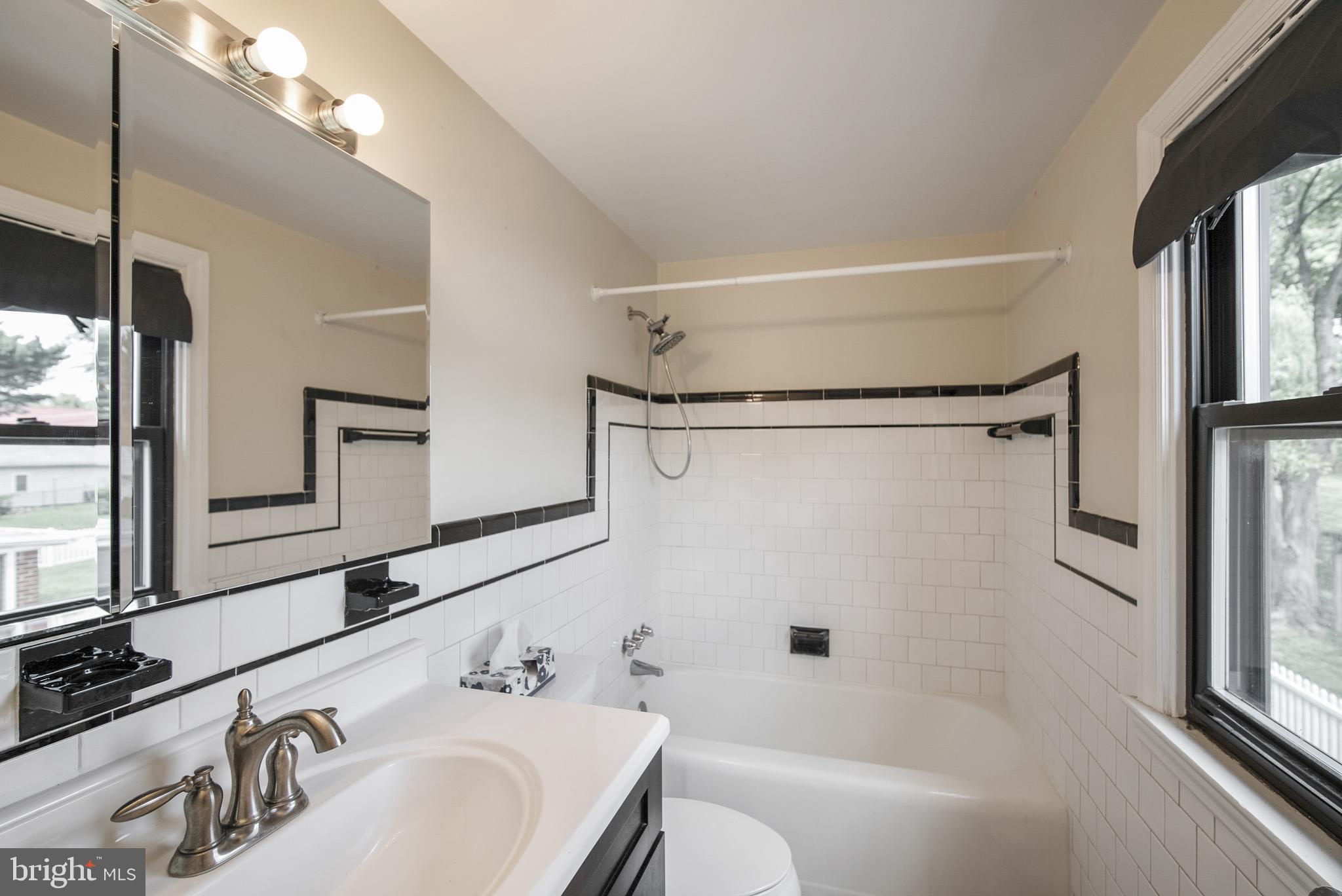 8118 Woodhaven Road Baltimore, MD 21237 - Photo 15 of 25