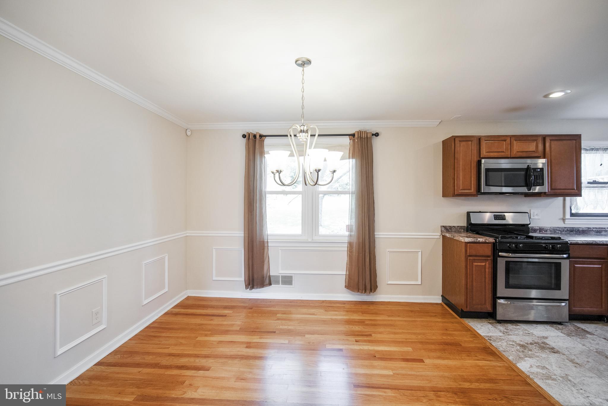 8118 Woodhaven Road Baltimore, MD 21237 - Photo 10 of 25