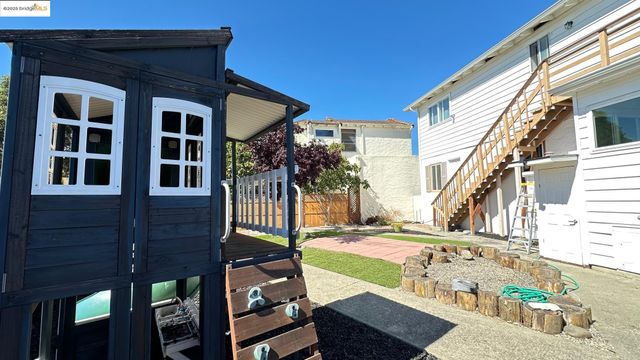 $1,338,000 | 840 Key Rte Boulevard, Albany, CA 94706