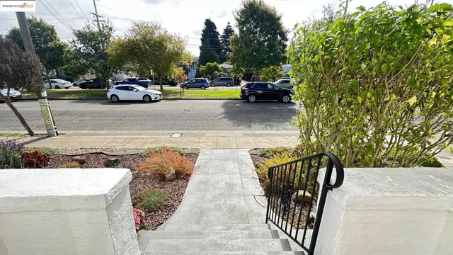 $1,338,000 | 840 Key Rte Boulevard, Albany, CA 94706