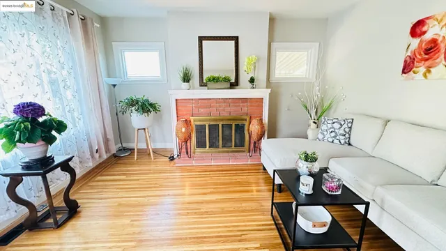 $1,338,000 | 840 Key Rte Boulevard, Albany, CA 94706