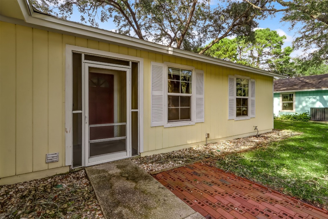 1561 Inverness Road Fernandina Beach, FL 32034 - Photo 4 of 35 Gallery Image 4