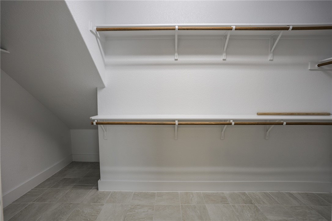 825 Clear Stream Crossing Austin, TX 78753 - Photo 23 of 34 a close view of closet