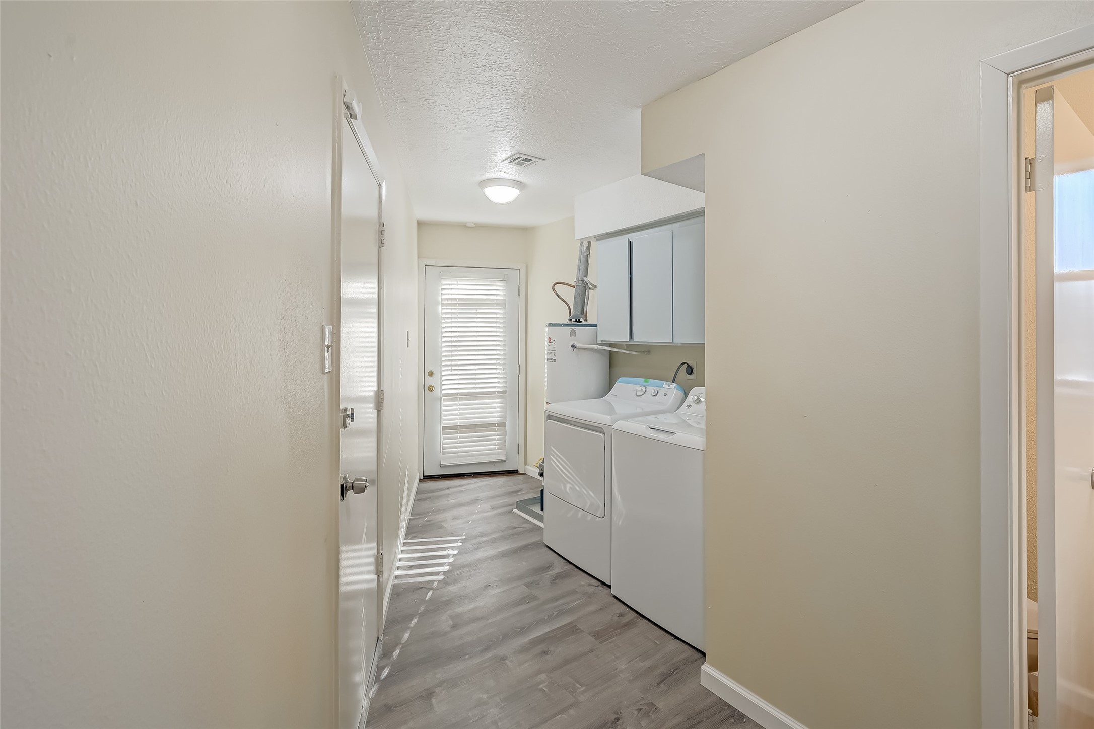 2107 Shadowbriar Drive Houston, TX 77077 - Photo 13 of 26 washer and dryer included