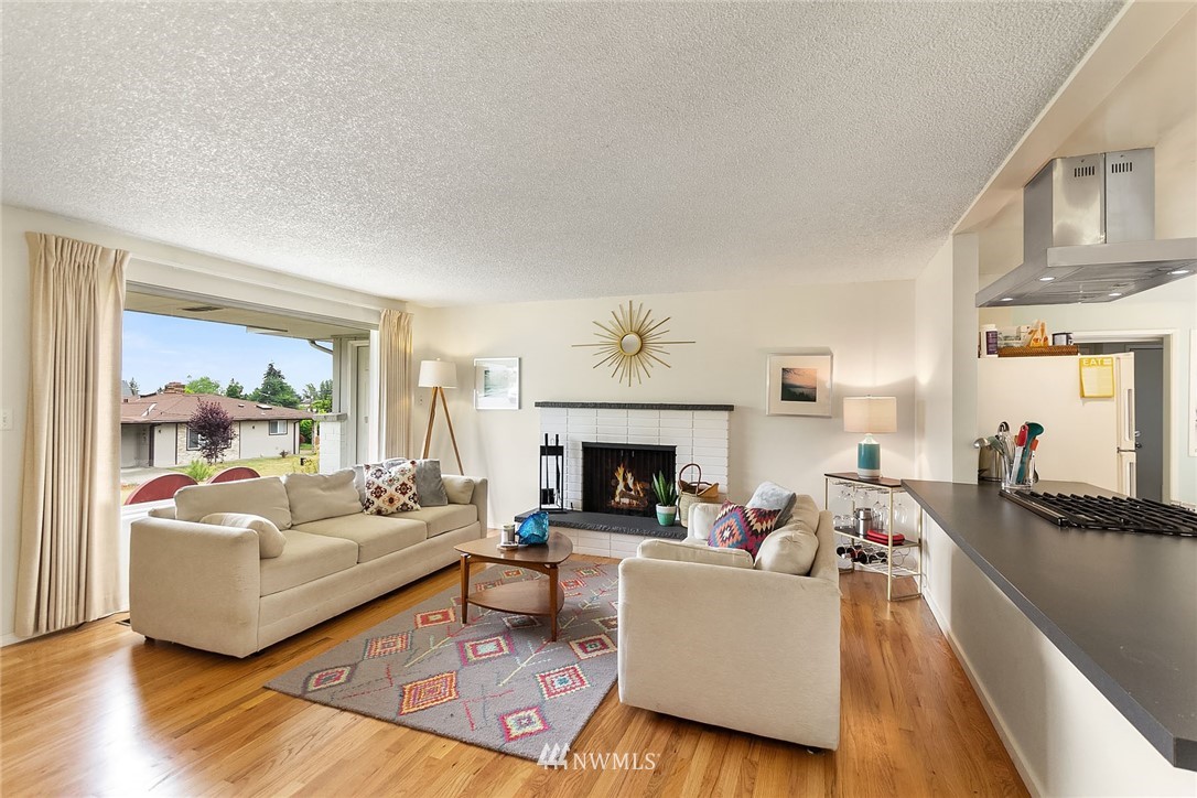 3306 Northeast 11th Place Renton, WA 98056 - Photo 3 of 16