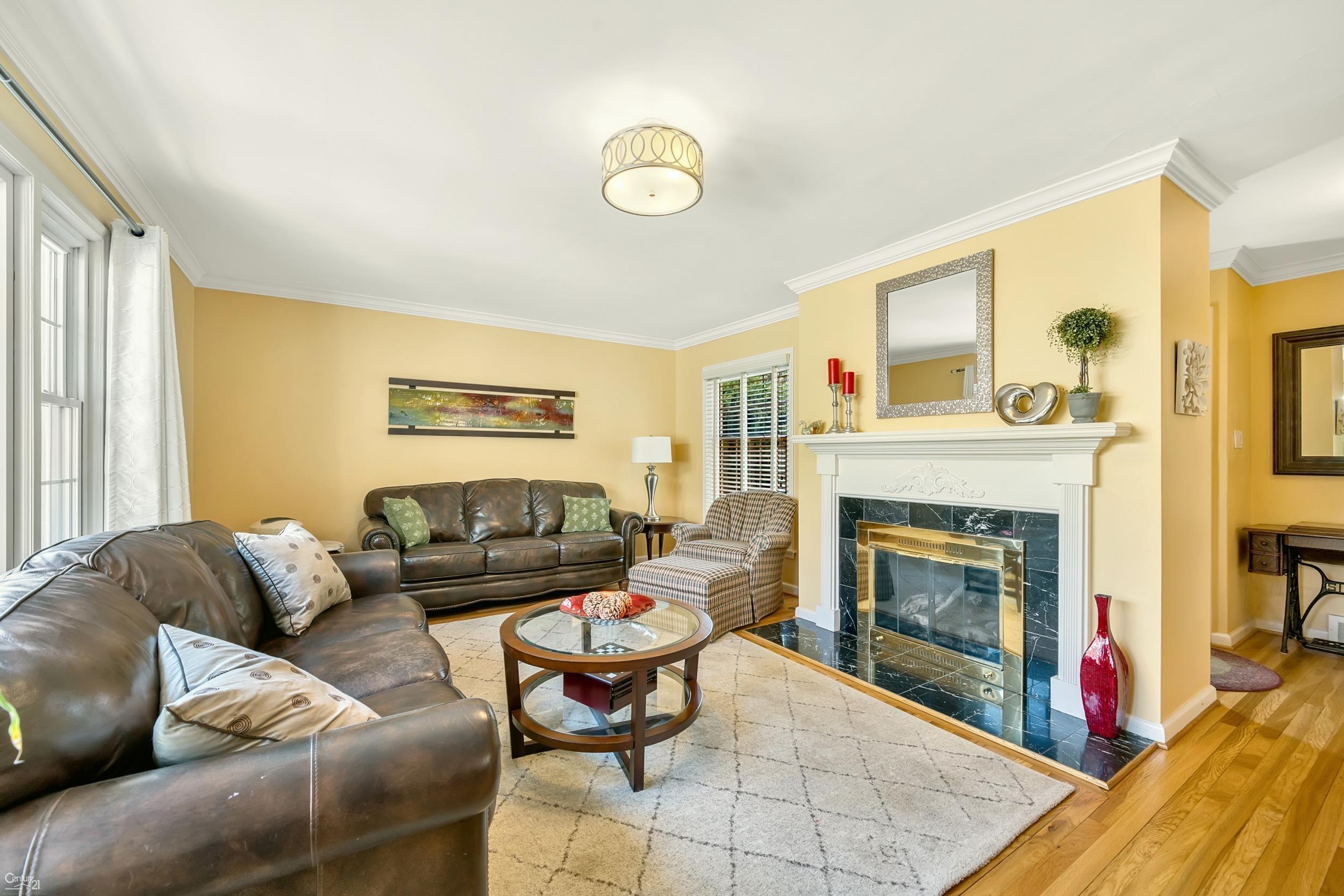 1038 Hawthorne Road Grosse Pointe Woods, MI 48236 - Photo 13 of 61