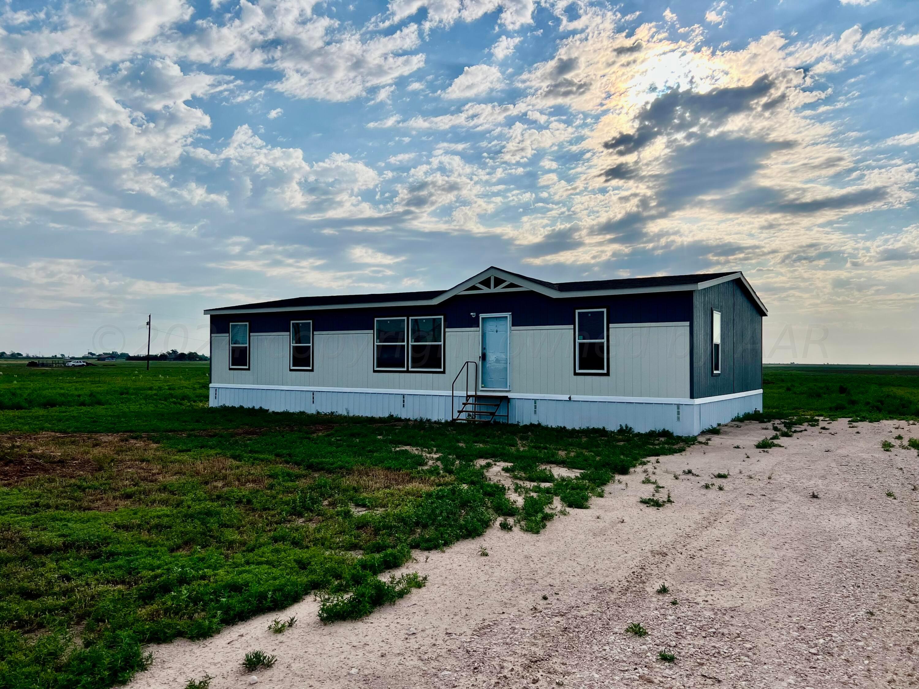 4300 Raef Road Amarillo, TX 79108 - Photo 2 of 37 IMG_4827