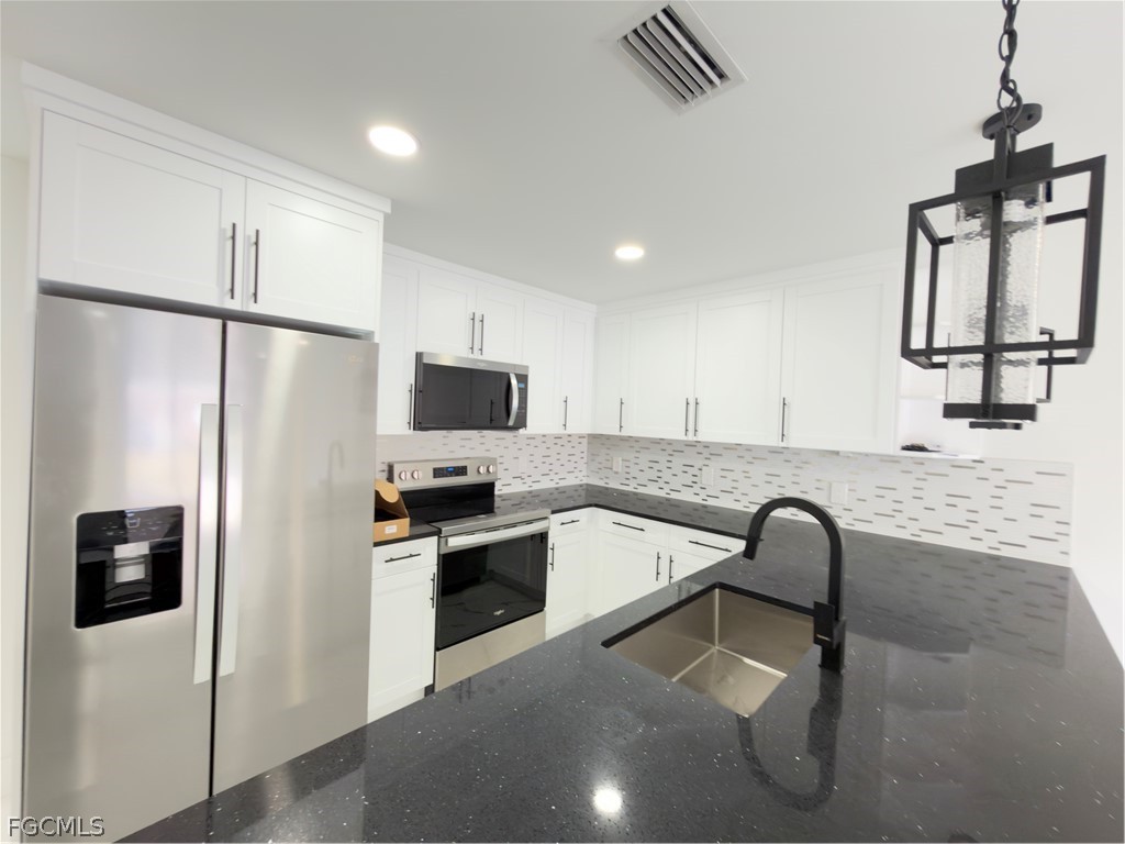 945 Homestead Road South Lehigh Acres, FL 33974 - Photo 11 of 47