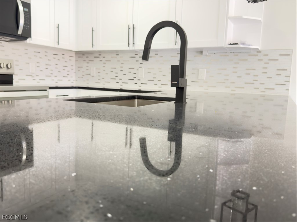 945 Homestead Road South Lehigh Acres, FL 33974 - Photo 12 of 47