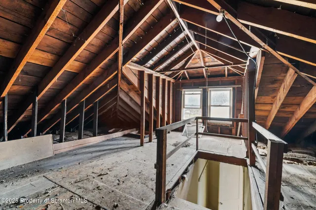 a view of a livingroom with furniture