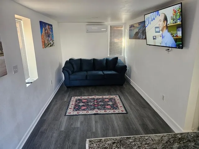 $515,000 | 410 Estelle Street, Houston, TX 77003