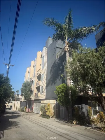 $375,000 | 707 West 4th Street, Unit 7, Long Beach, CA 90802
