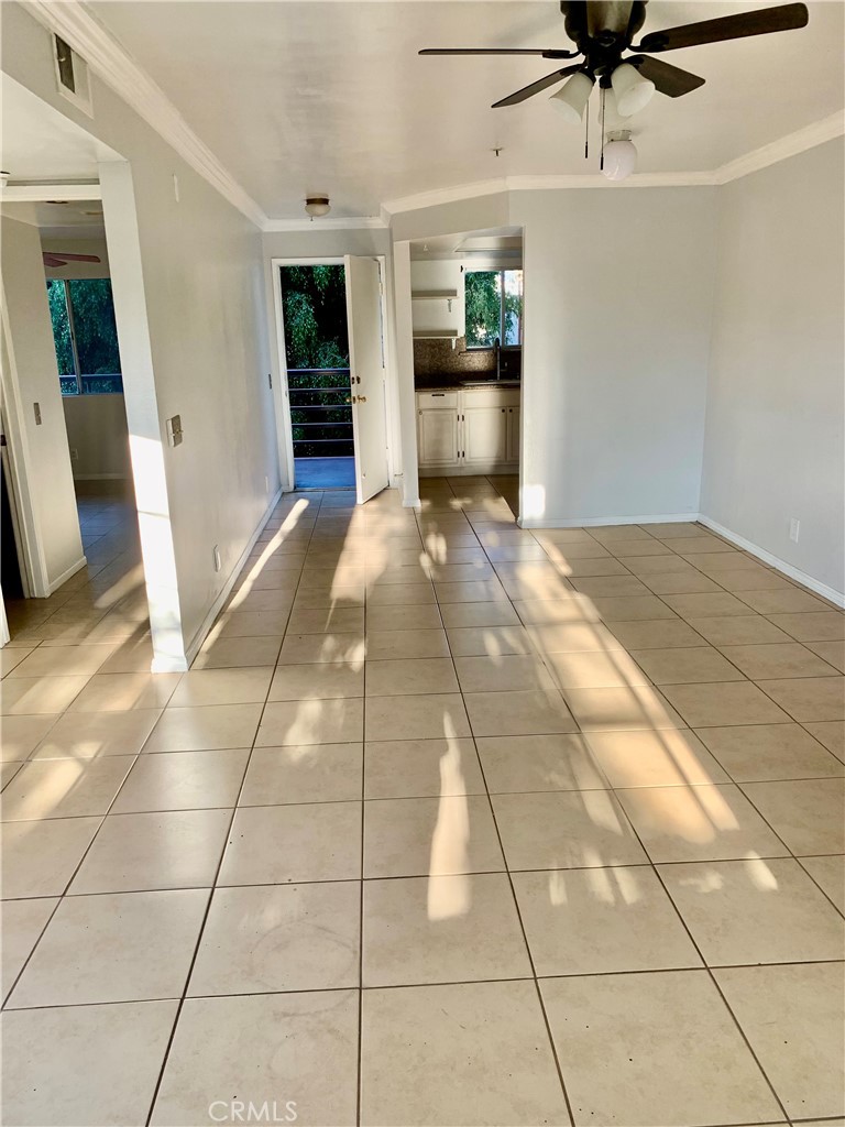 707 West 4th Street, Unit 7 Long Beach, CA 90802 - Photo 5 of 15 Living Room