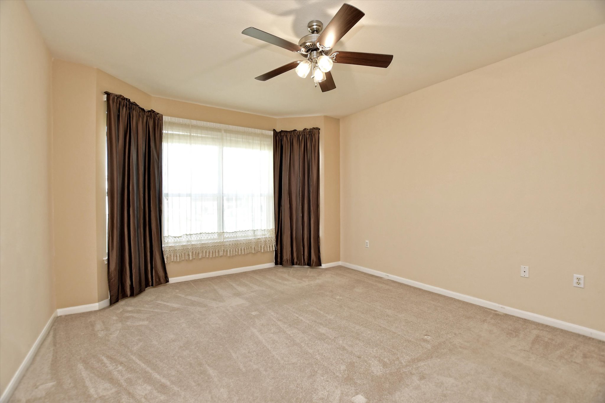 112 Bluebell Drive Georgetown, TX 78633 - Photo 18 of 23 a view of an empty room with a window