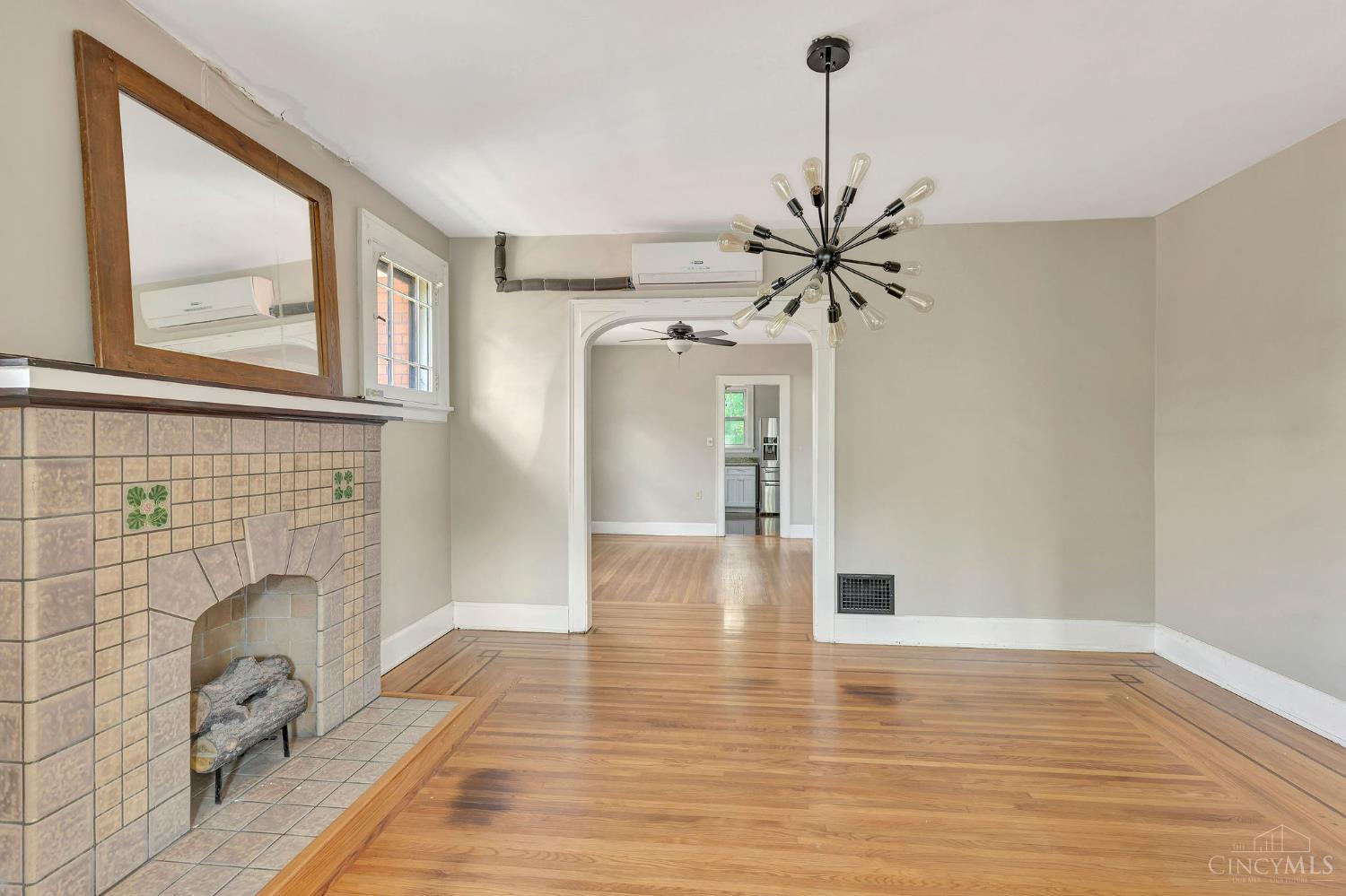 4367 Ridgeview Avenue Cincinnati, OH 45238 - Photo 10 of 53 Gallery Image 10