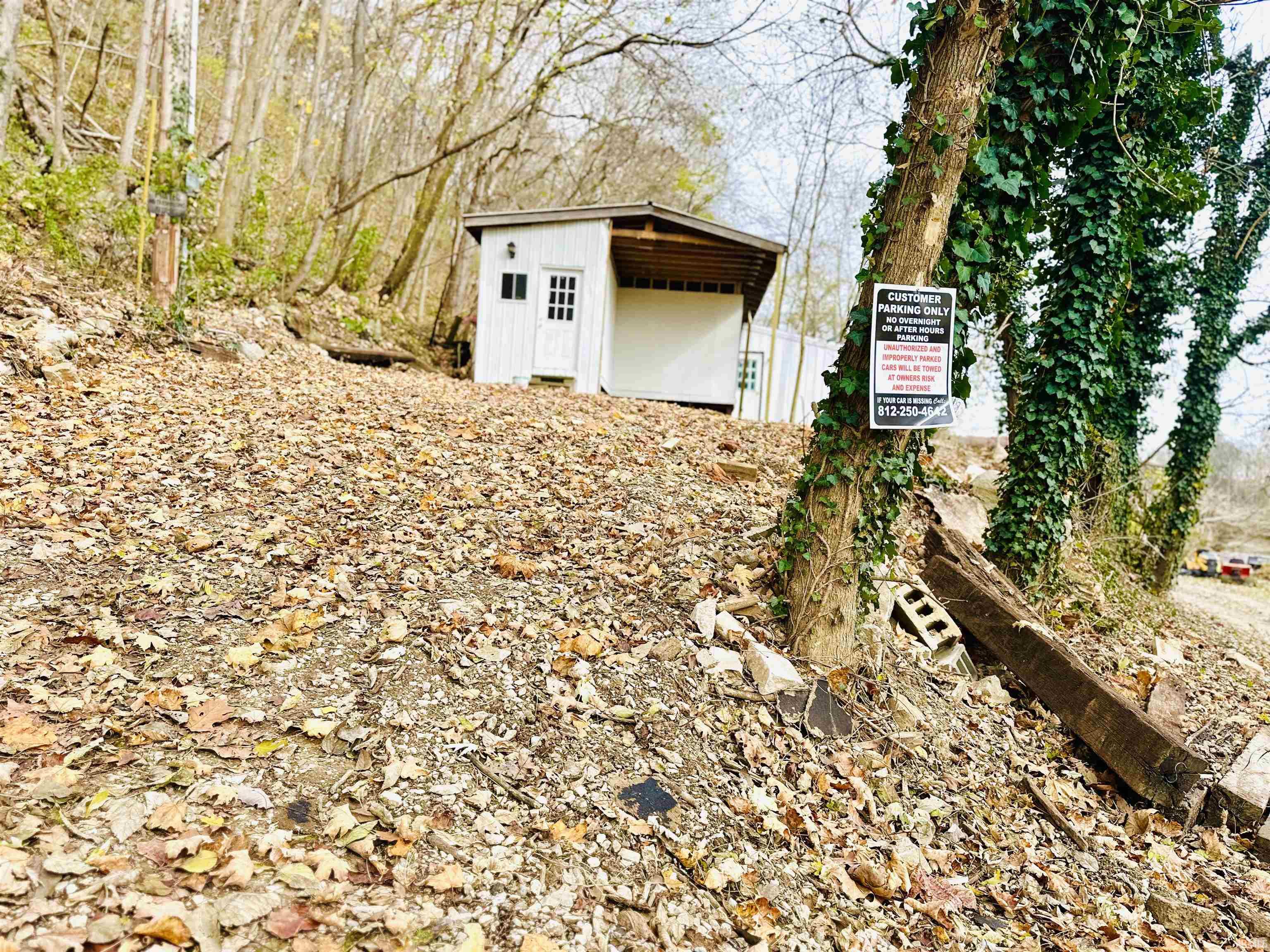 467 Rivervale Cabin Road Bedford, IN 47421 - Photo 2 of 21