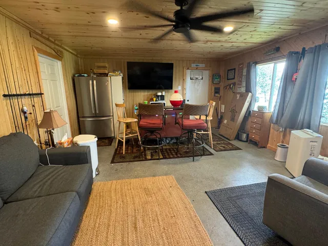 $325,000 | 14821 Maple Inn Road Southeast, Mentor, MN 56736