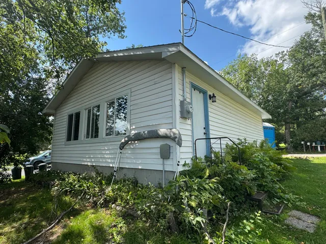 $325,000 | 14821 Maple Inn Road Southeast, Mentor, MN 56736