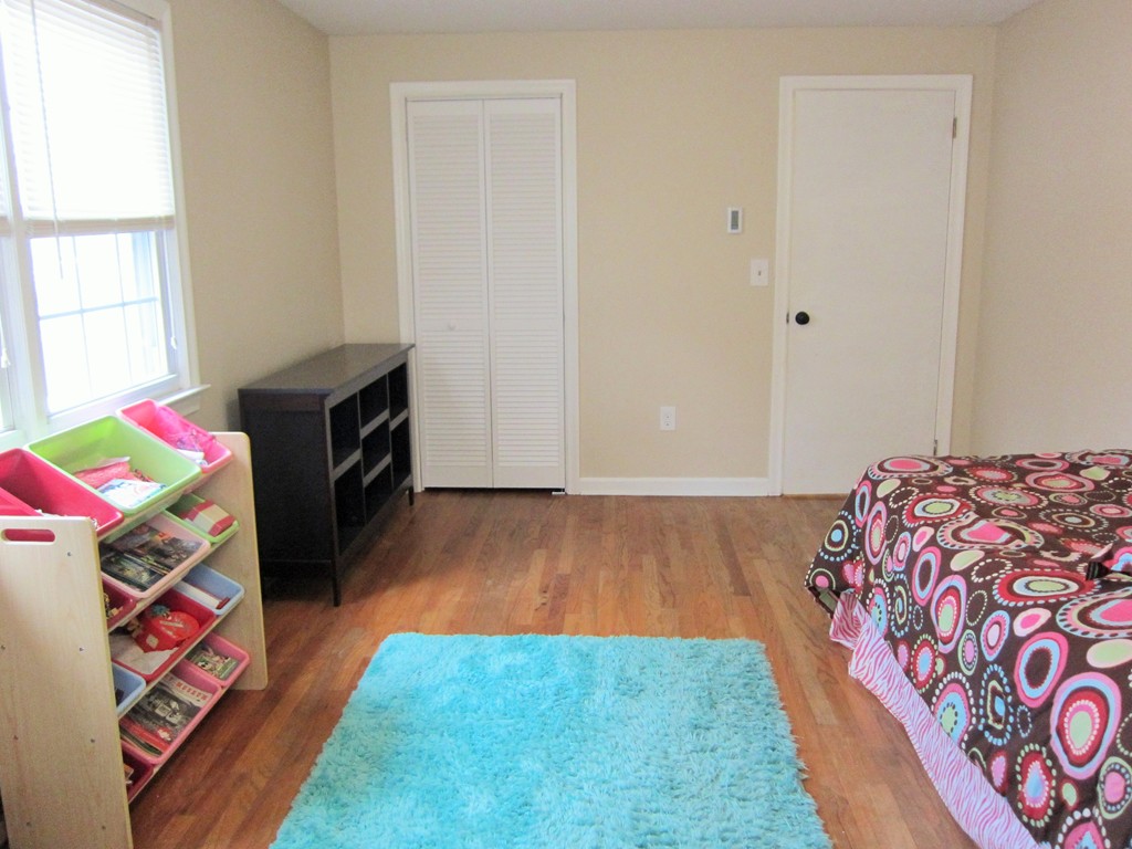 16 Edgewater Road Agawam, MA 01001 - Photo 20 of 26 Gallery Image 20