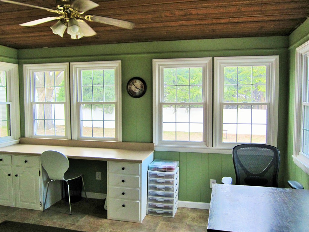 16 Edgewater Road Agawam, MA 01001 - Photo 7 of 26 Gallery Image 7
