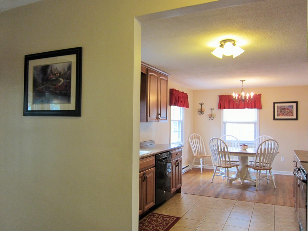 16 Edgewater Road Agawam, MA 01001 - Photo 8 of 26 Gallery Image 8
