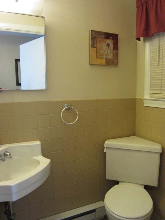 16 Edgewater Road Agawam, MA 01001 - Photo 9 of 26 Gallery Image 9