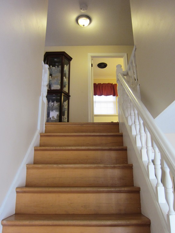 16 Edgewater Road Agawam, MA 01001 - Photo 10 of 26 Gallery Image 10