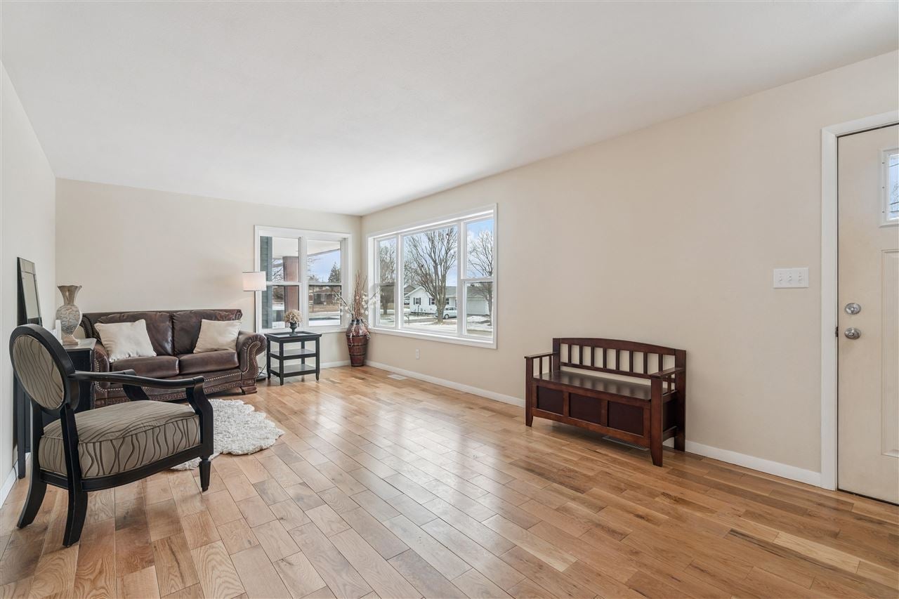 301 2nd Avenue Keystone, IA 52249 - Photo 4 of 55 Gallery Image 4