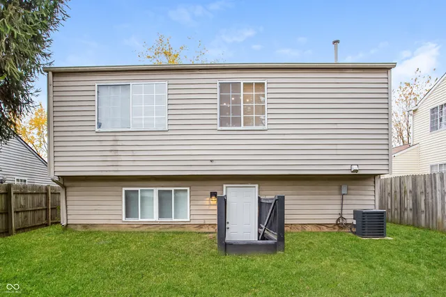 $1,755 | 4051 Luxembourg Circle West, Indianapolis, IN 46228