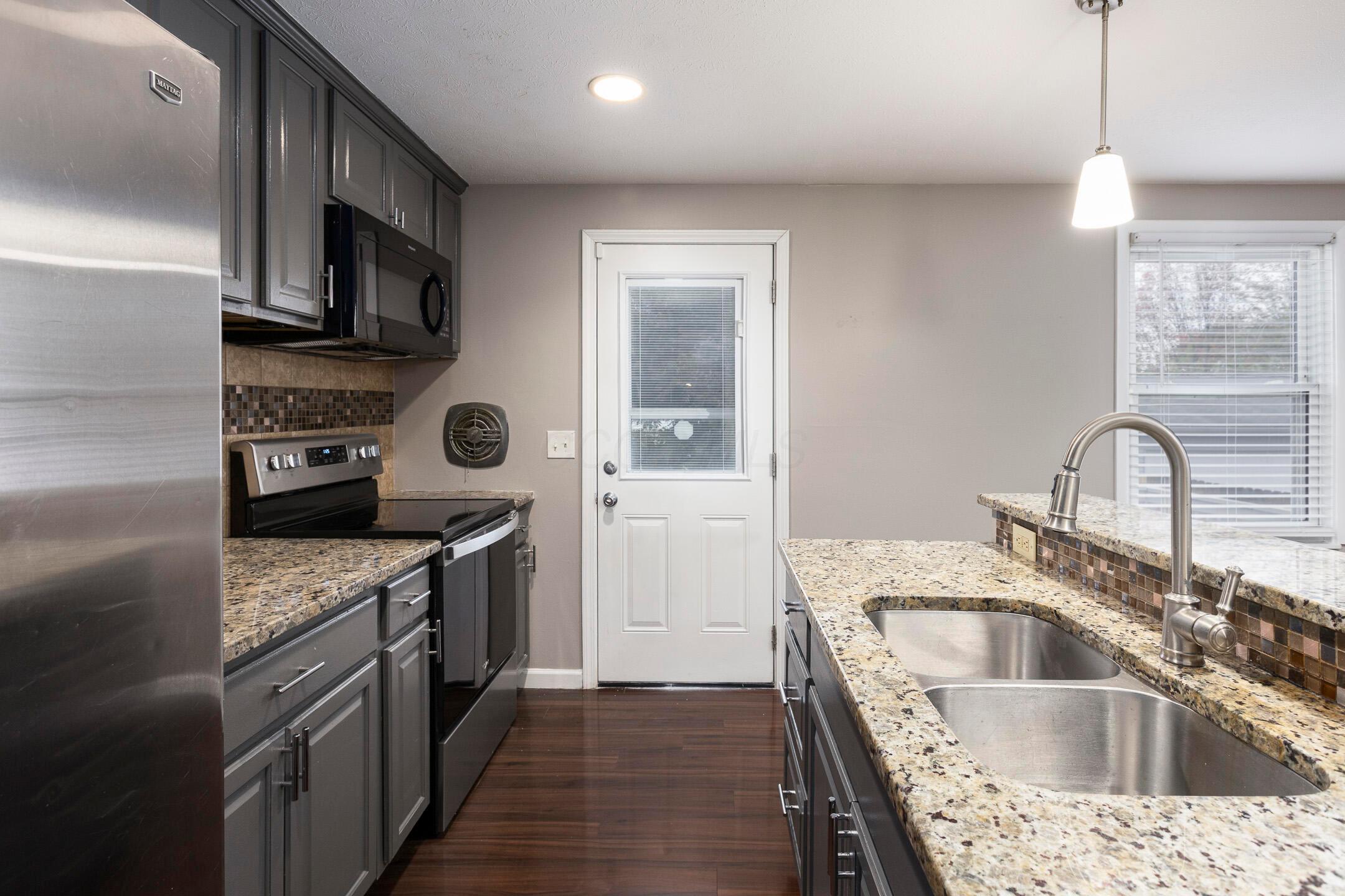 5910 Cairo Road Westerville, OH 43081 - Photo 10 of 44 5910 Cairo Road, Westerville-010