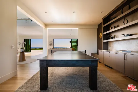 $11,000,000 | 5811 Murphy Way, Malibu, CA 90265