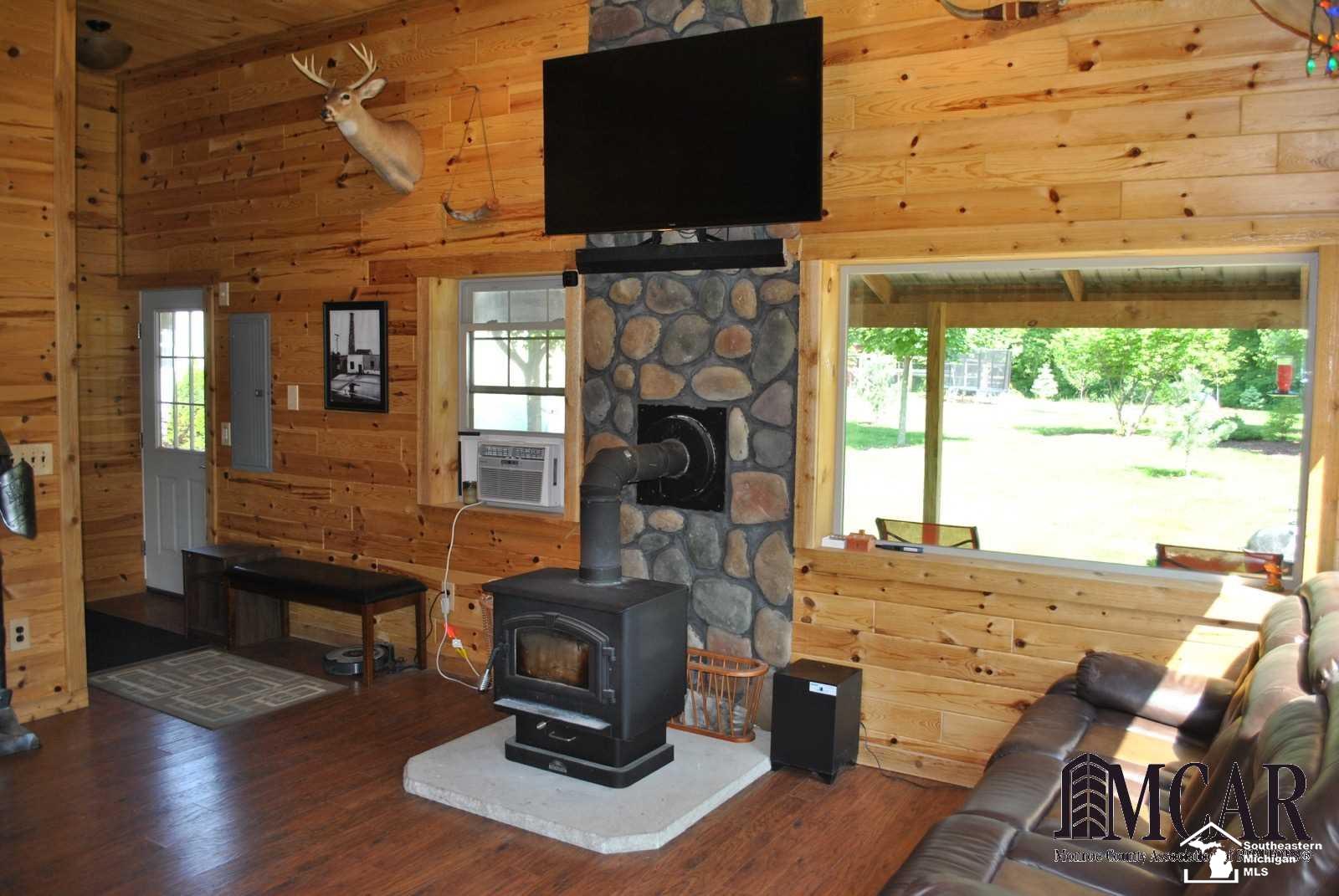 16647 Davis Road Dundee, MI 48131 - Photo 38 of 45 21453861-37.JPG