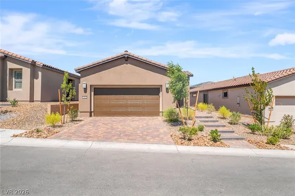 $2,620 | 57 Lk Blf Court, Henderson, NV 89011