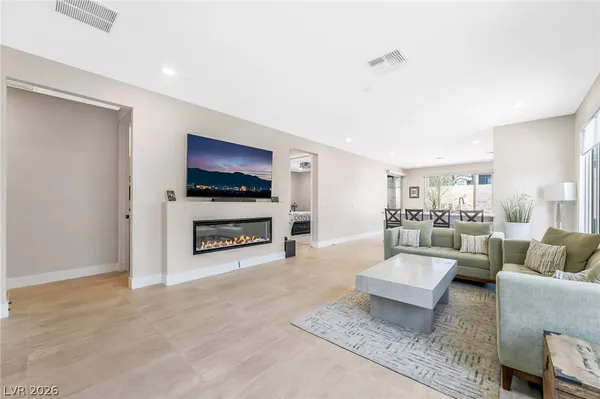 $2,620 | 57 Lk Blf Court, Henderson, NV 89011