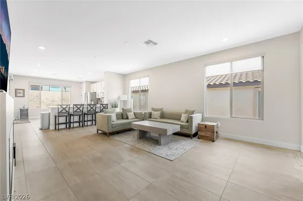 $2,620 | 57 Lk Blf Court, Henderson, NV 89011