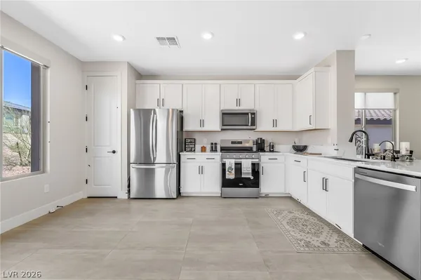 $2,620 | 57 Lk Blf Court, Henderson, NV 89011