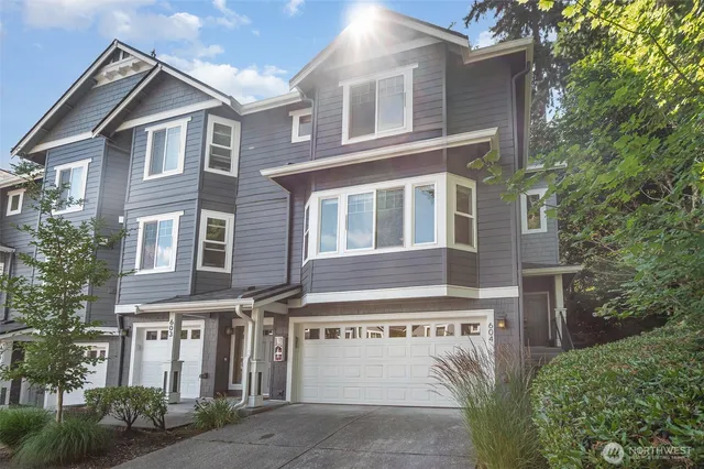 $915,000 | 5523 Lakemont Boulevard Southeast, Unit 604, Bellevue, WA 98006