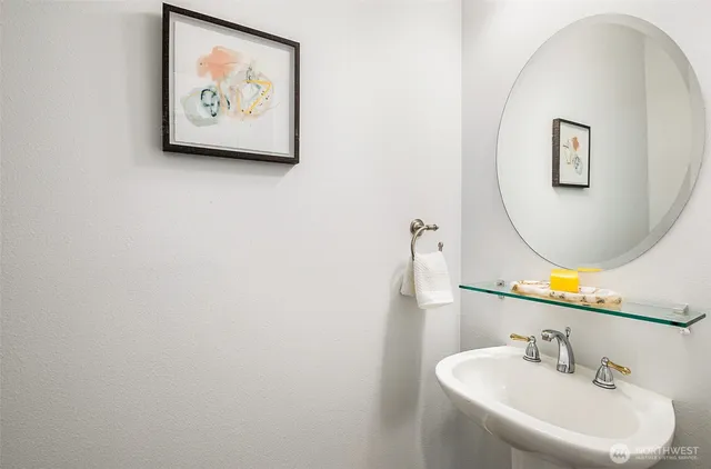 $915,000 | 5523 Lakemont Boulevard Southeast, Unit 604, Bellevue, WA 98006